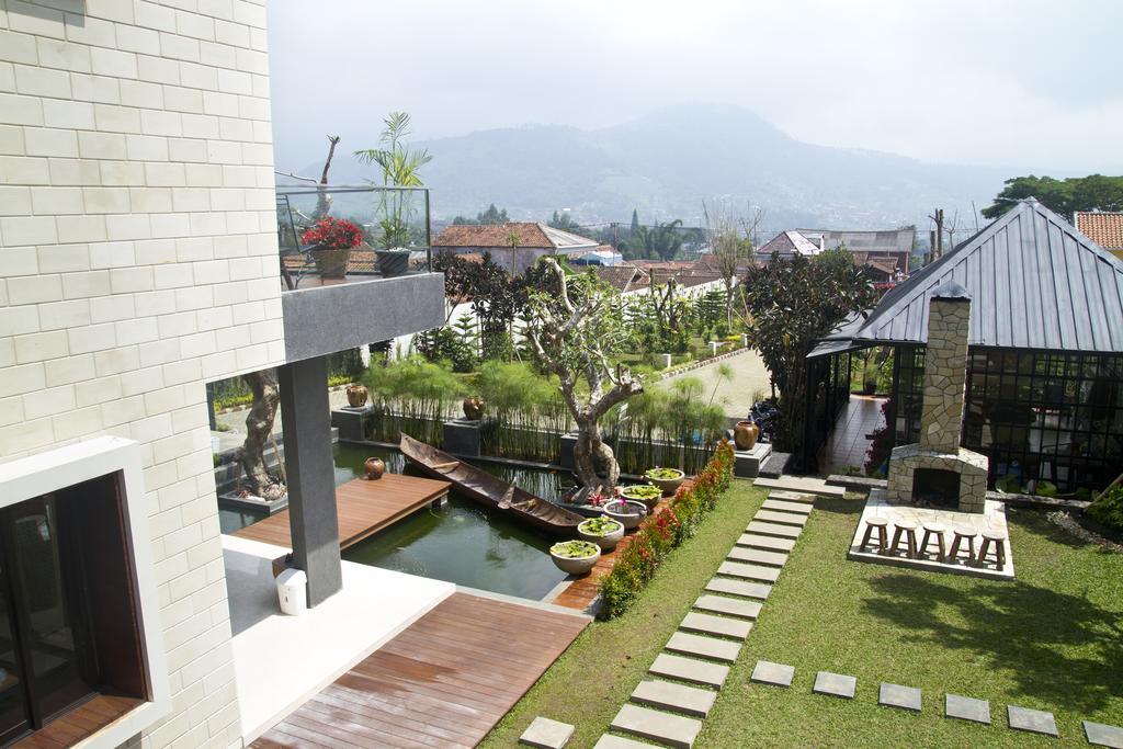 D Green Villa Lembang Zimmer foto